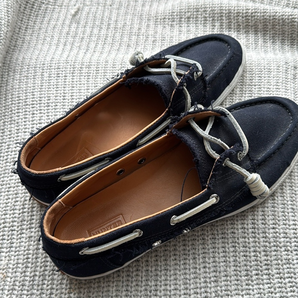 Hunter Val Navy & White Boat Shoes Size 10